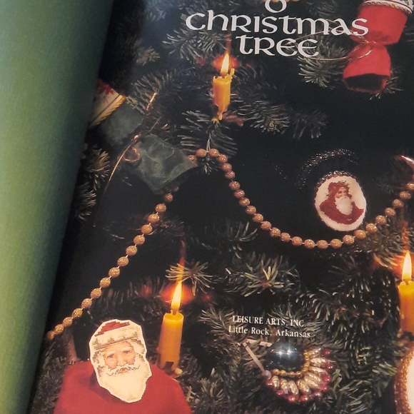 O CHRISTMAS TREE HARDBACK  BOOK. - Picture 4 of 16